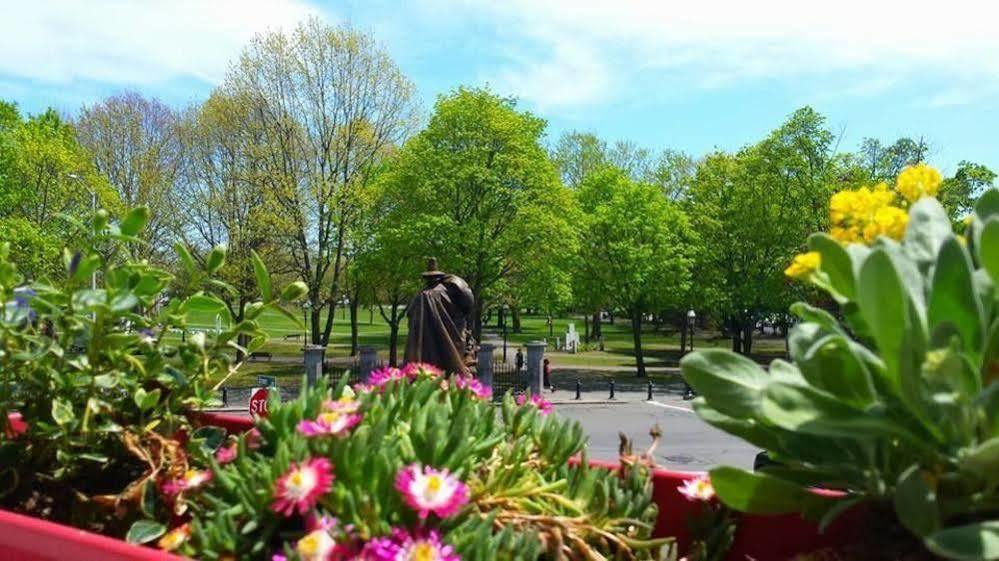 Stepping Stone Inn Salem Bagian luar foto