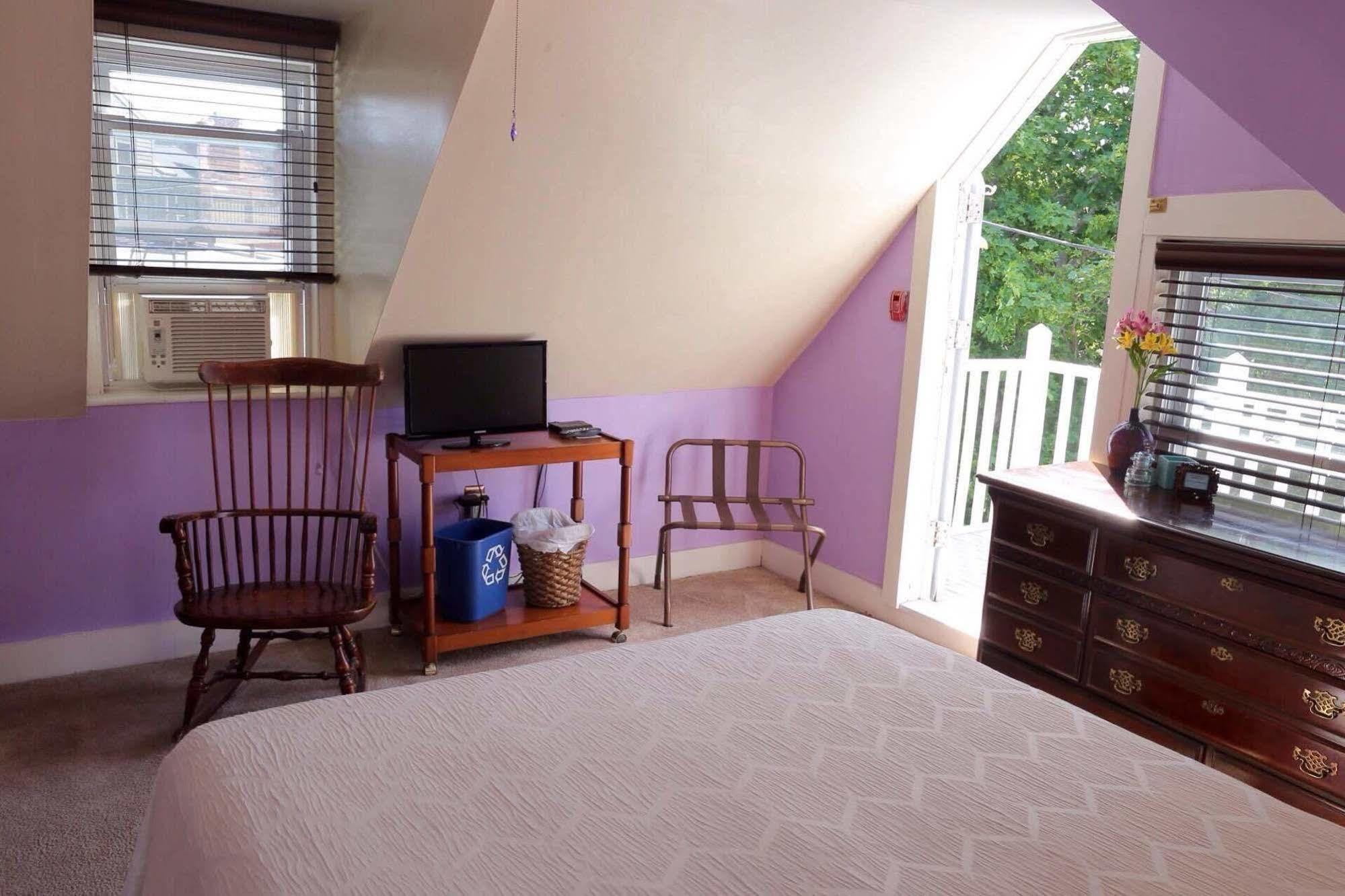 Stepping Stone Inn Salem Bagian luar foto